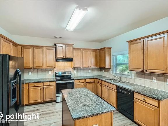 5th image of 1930 Windsor Creek Dr SW