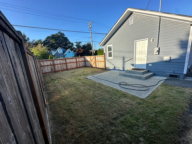 404 E Stanley St — Photo 5