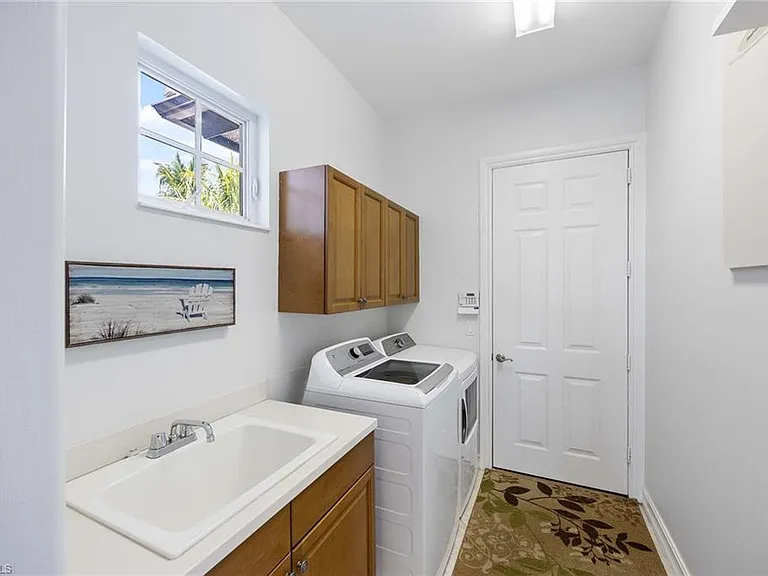 8902 Shenendoah Cir — Photo 20
