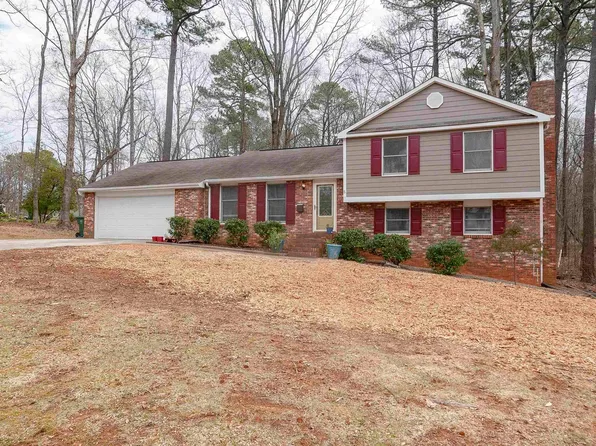 507 Trappers Run Dr, Cary, NC 27513