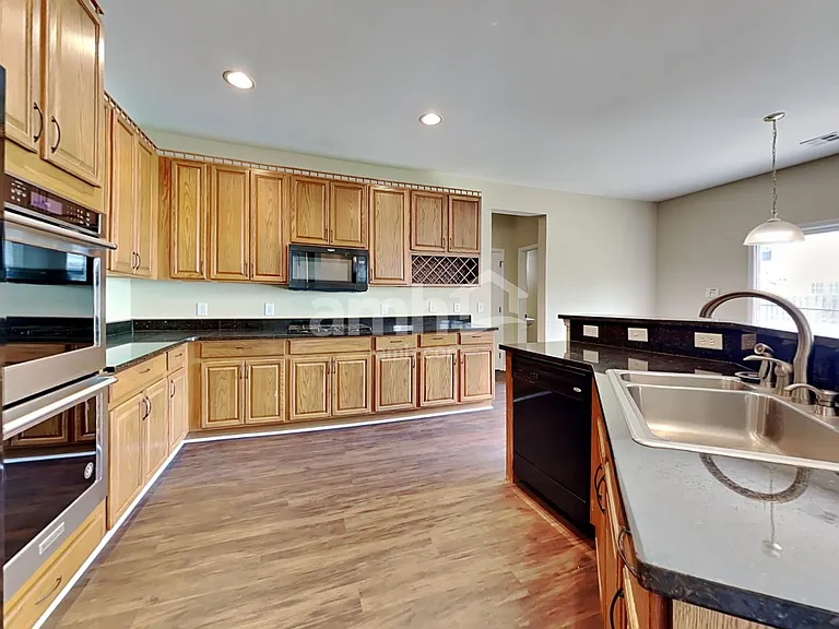 1306 Song Sparrow Way — Photo 3