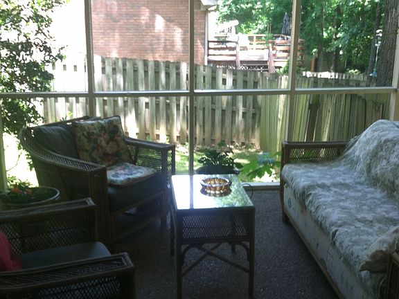 Side screened in porch
