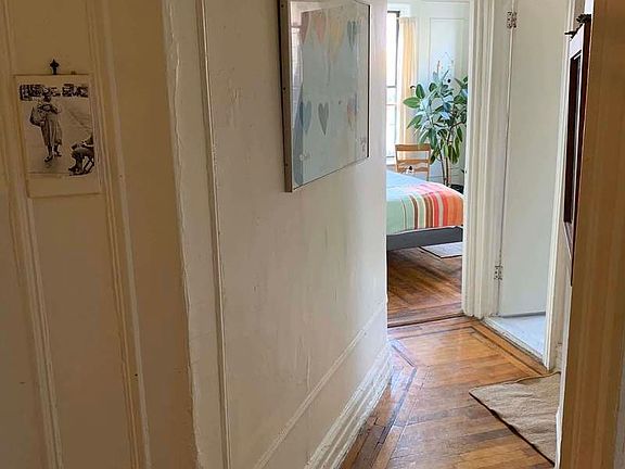 4th image of 902 44th St APT 2B