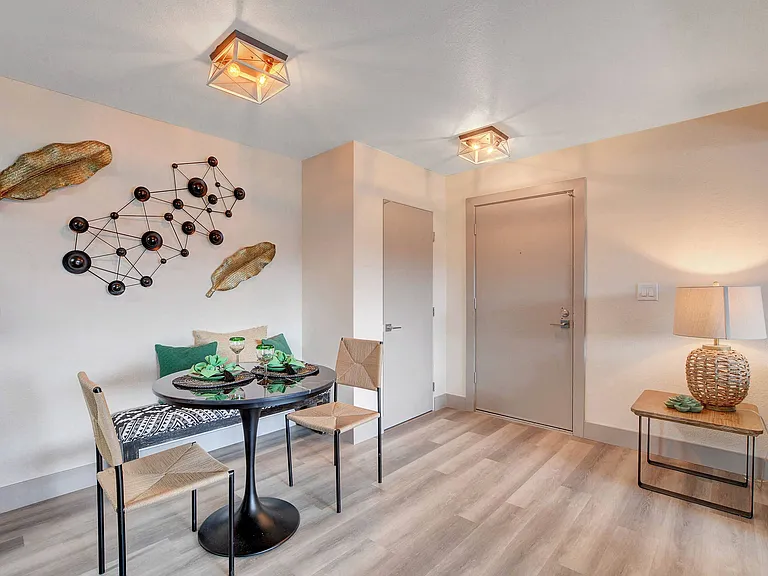 Namaste Apartments — Photo 9
