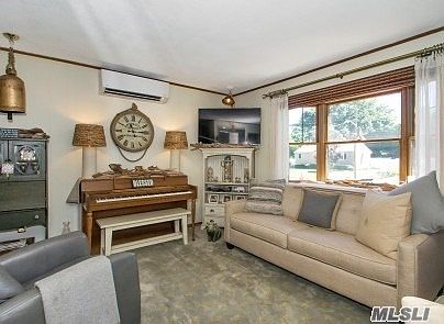 2nd image of 2712 Kane Ave