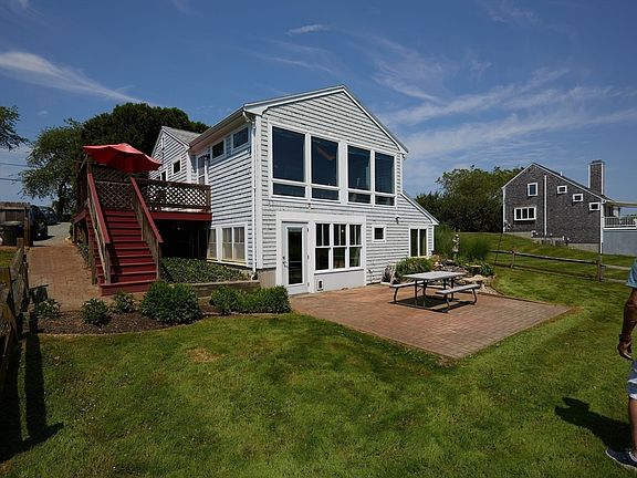 2nd image of 940 Seapowet Ave