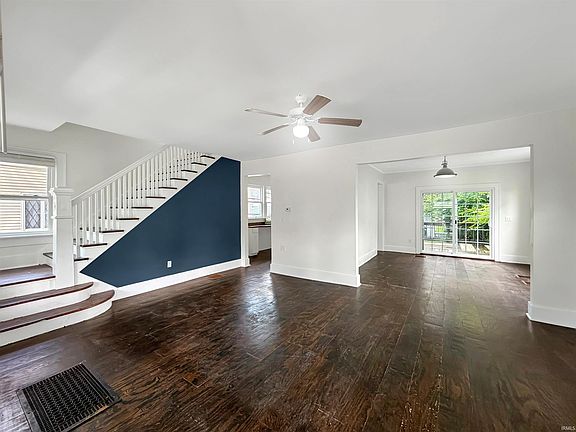 4th image of 652 E Washington St