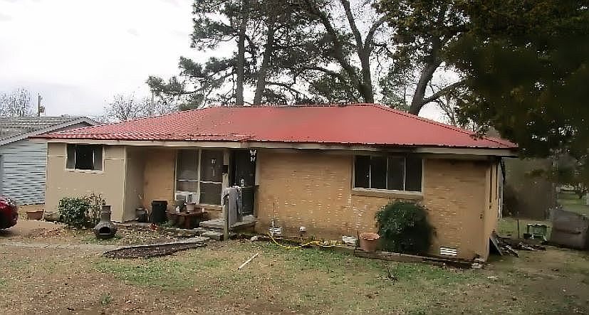 1st image of 304 Wisteria Dr
