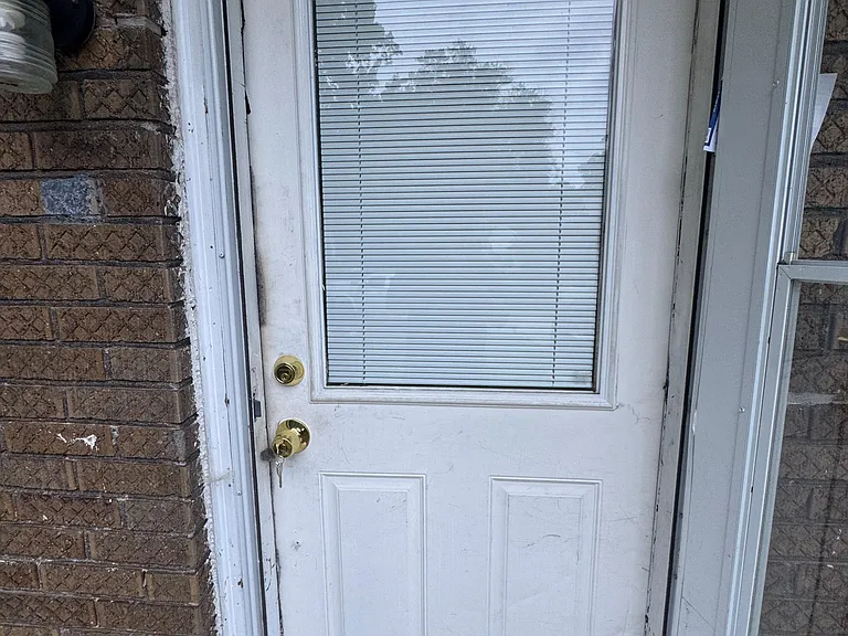 3738 Sylvan Pl — Photo 2