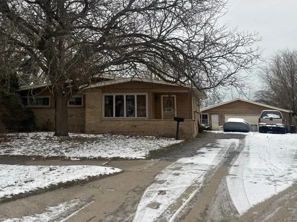 3305 Rugby Ct, Waukegan, IL 60087