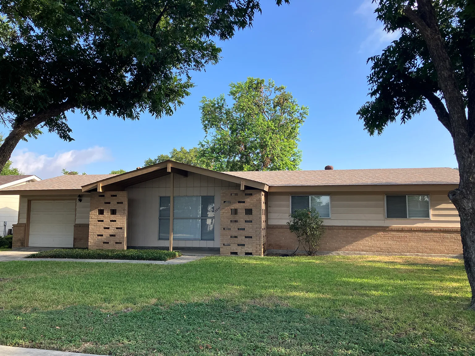 3 bed, 1175 sqft, $1,375 — Photo 1