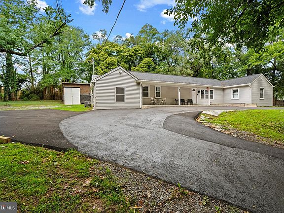 2nd image of 13416 Clifton Rd