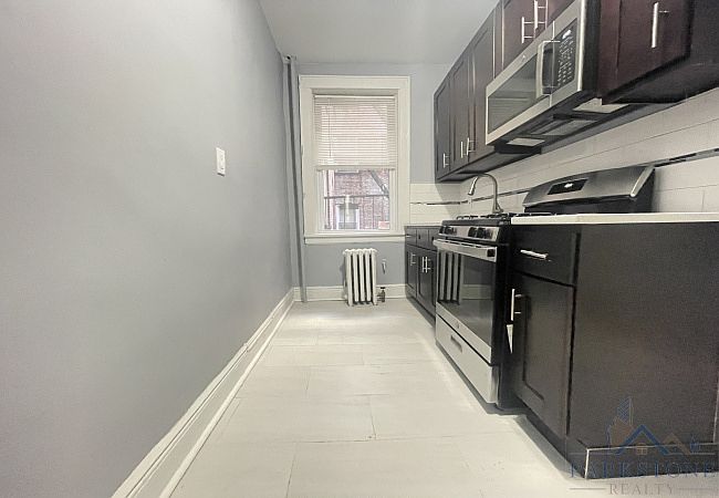 1st image of 251 Lafayette Ave #5C