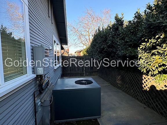 5th image of 329 Pleasant St