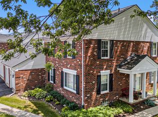 1564 Georgetown Pl, Bloomfield Hills, MI 48304