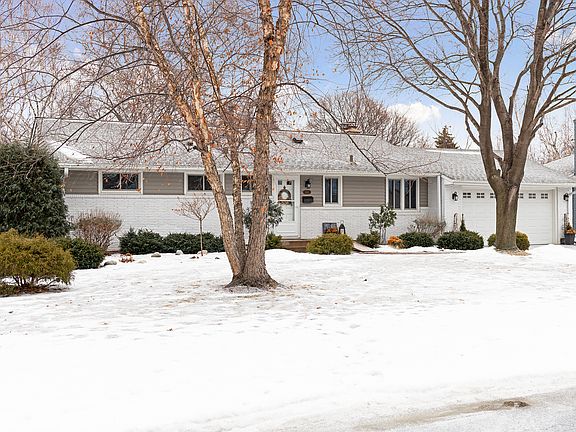 3rd image of 6921 Dawson Ln