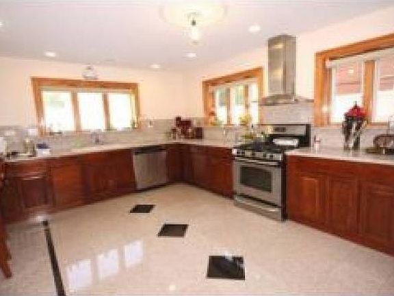5th image of 2767 E 66th Street Ml