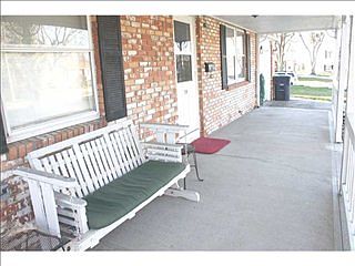4th image of 19 Woodmont Ct