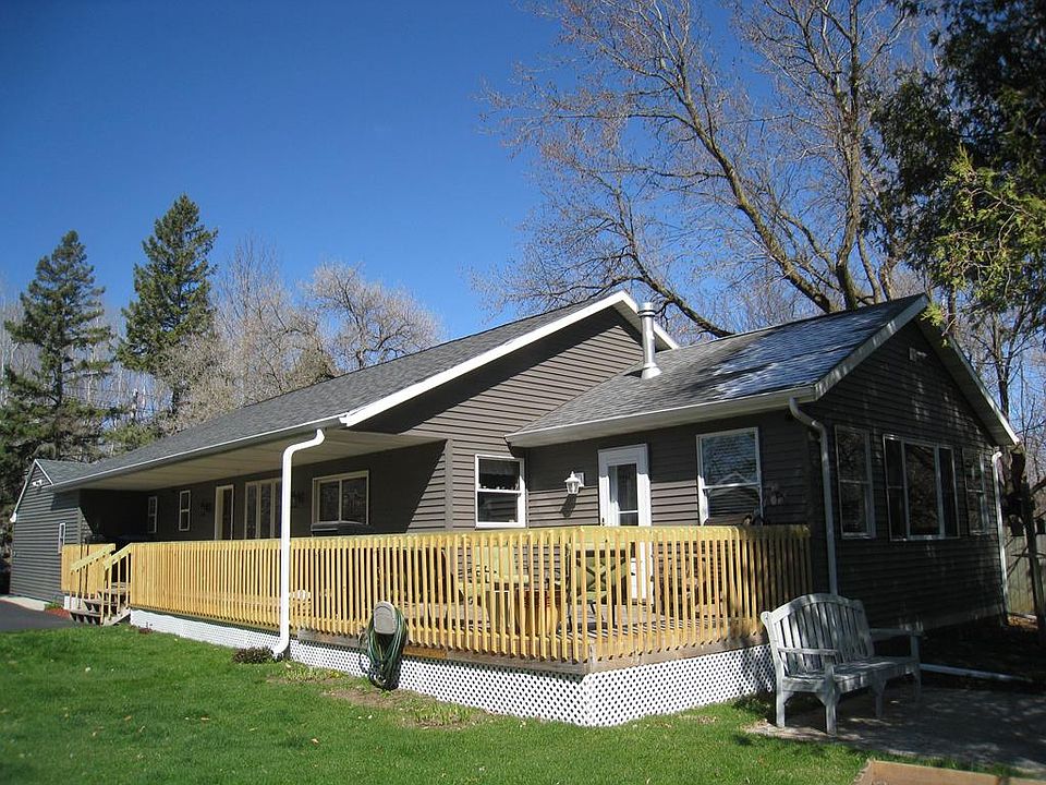 1st image of 616 S Neenah Ave