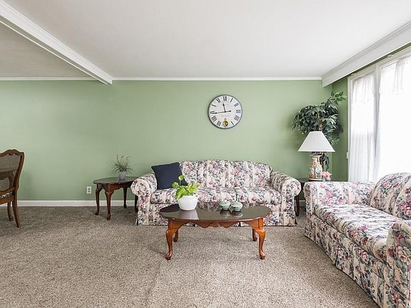 3rd image of 195 Jaffrey St