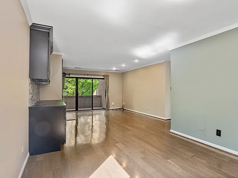11120 Harbor Ct #1120 — Photo 12
