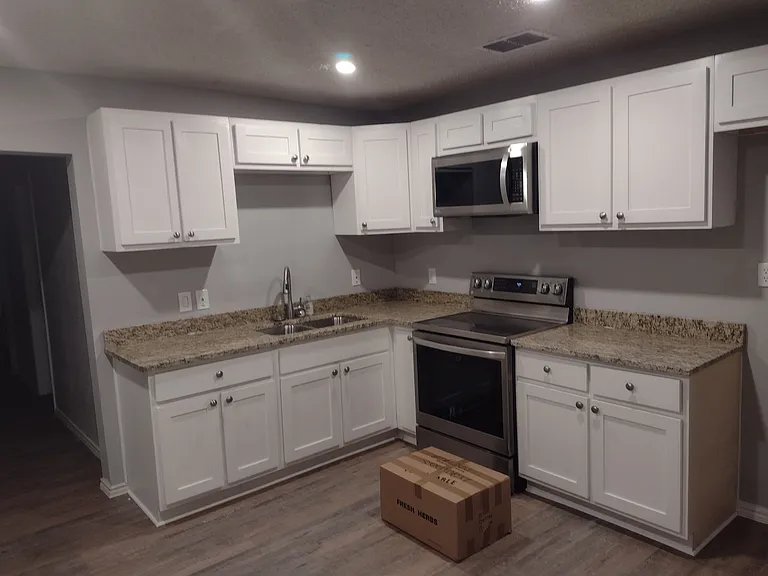211 W Huff Ave #A — Photo 9