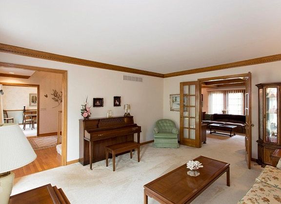 5th image of 9244 Applecrest Ct