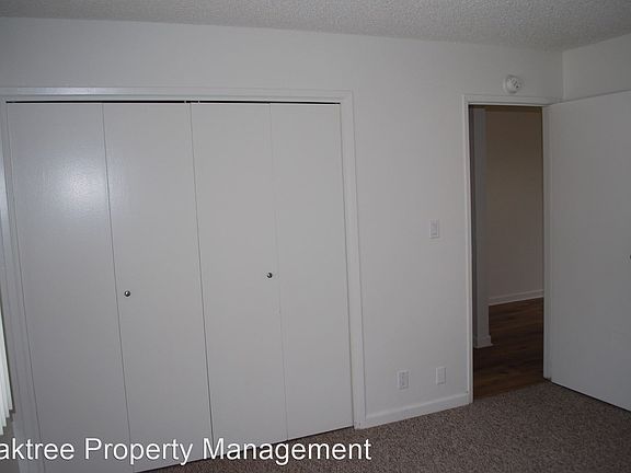 4th image of 141 S Hemlock St #6794525