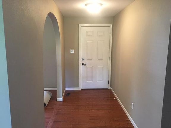 2nd image of 2506 Royal Air Dr