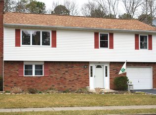 111 Graham Ave, Holbrook, NY 11741