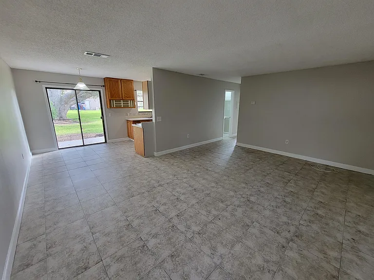 23 Louisiana Ave — Photo 4