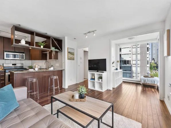1010 Richards St #1002, Vancouver, BC V6B 1G2