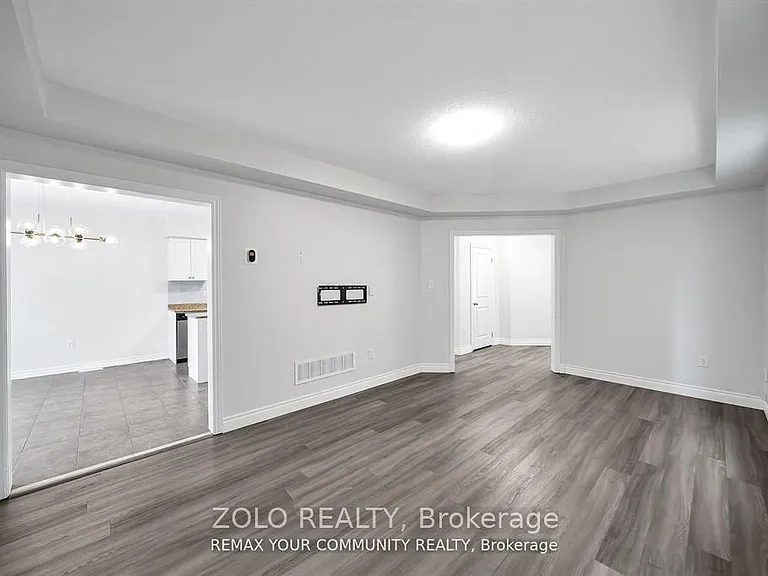 17 Adanac Dr #MAIN 2ND FLOOR — Photo 4