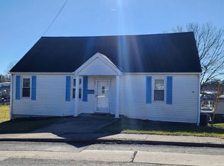 141 Oyler Ave, Oak Hill, WV 25901