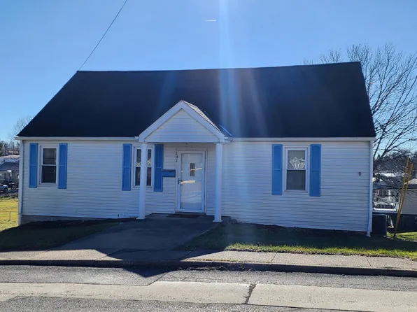 141 Oyler Ave, Oak Hill, WV 25901