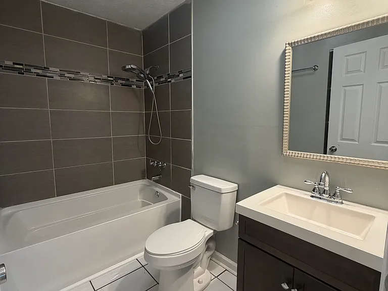311 Royalty Dr — Photo 7