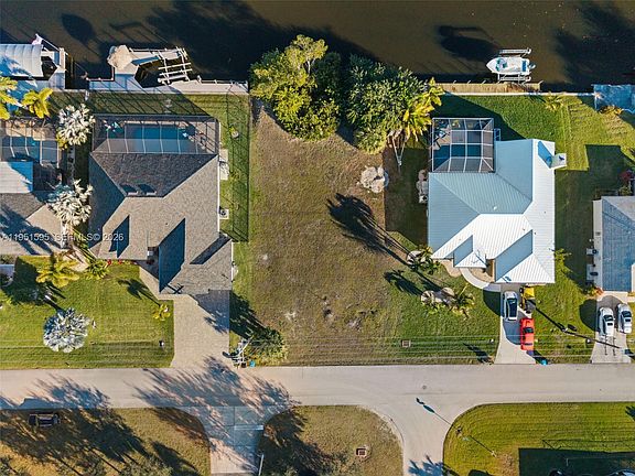 4th image of 241 SW 40th St