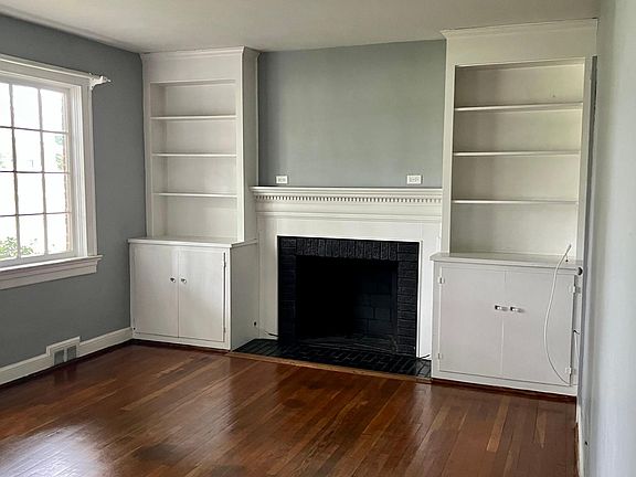 3rd image of 314 Langhorne Ln APT A