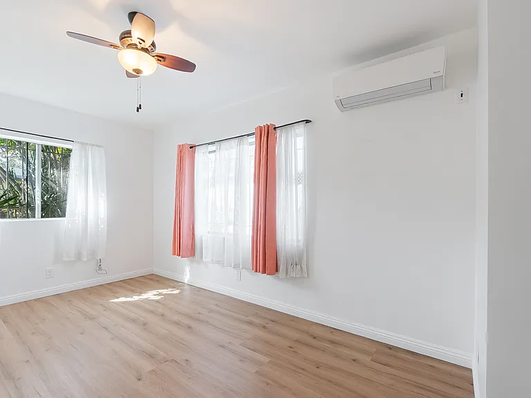 1429 Ellsmere Ave — Photo 5