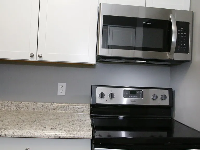30060 W Twelve Mile Rd #86 — Photo 7