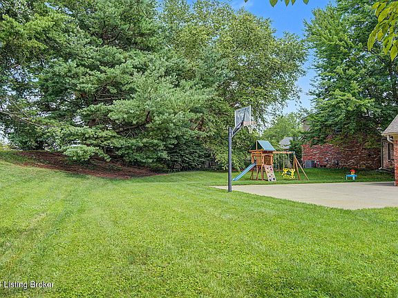 4th image of 7611 Wolfspring Ct