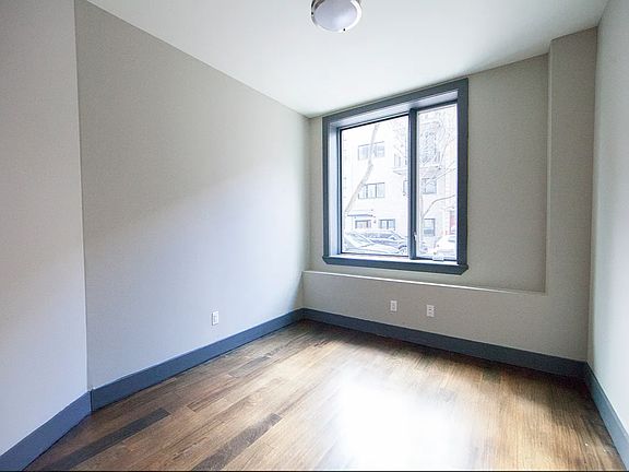 3rd image of 125 Boerum St APT 2F