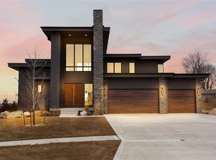 8295 Bailey Dr, West Des Moines, IA 50266