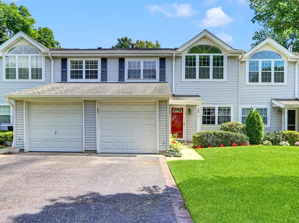 23 Indian Trace, Kings Park, NY 11754