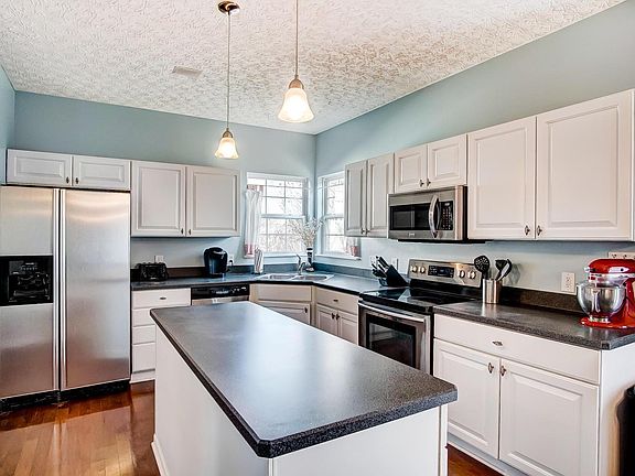 5th image of 3054 Walkerview Dr