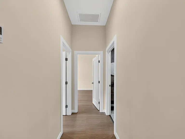 2327 N Naomi St — Photo 15