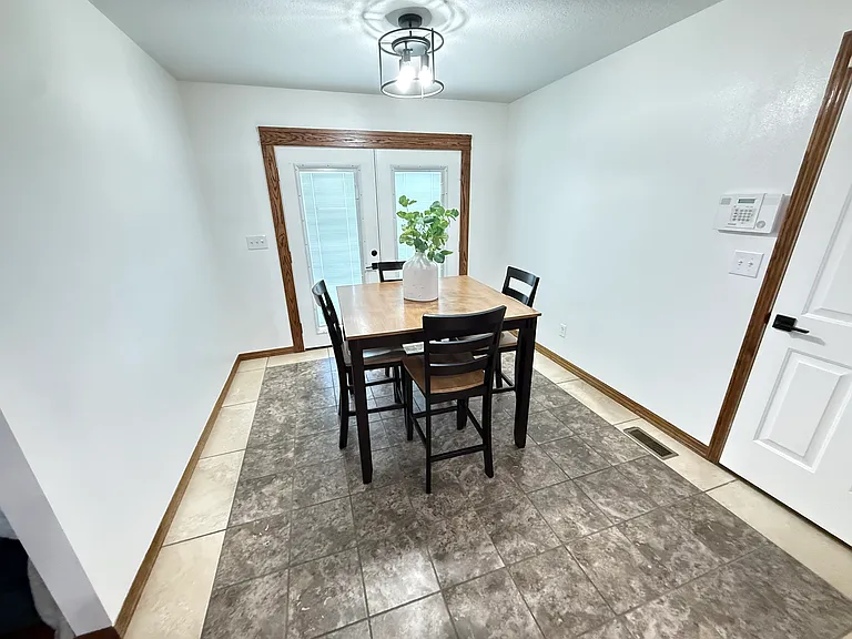 825 Linden St — Photo 5