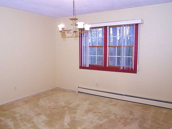 5th image of 24 Rockhall Ln