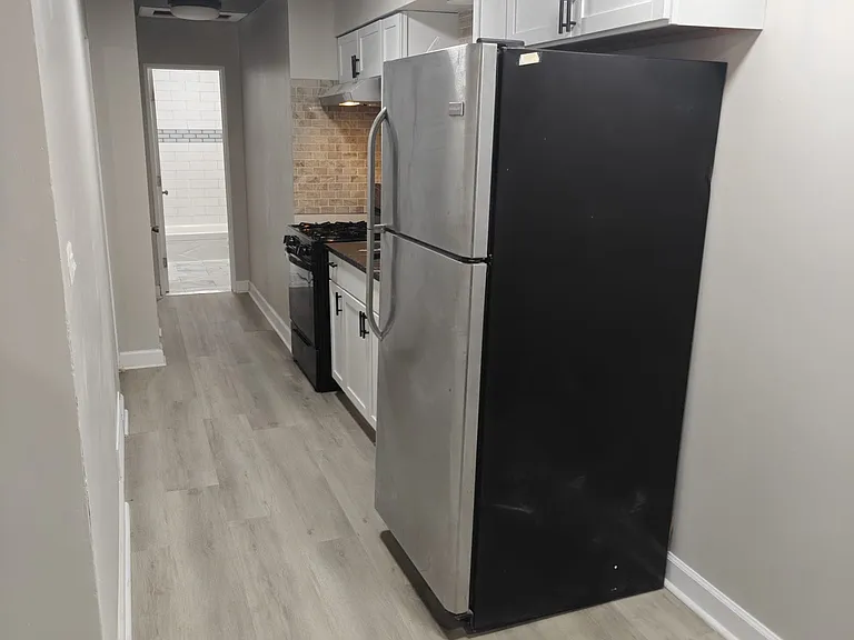 436 W Division St #3 — Photo 21