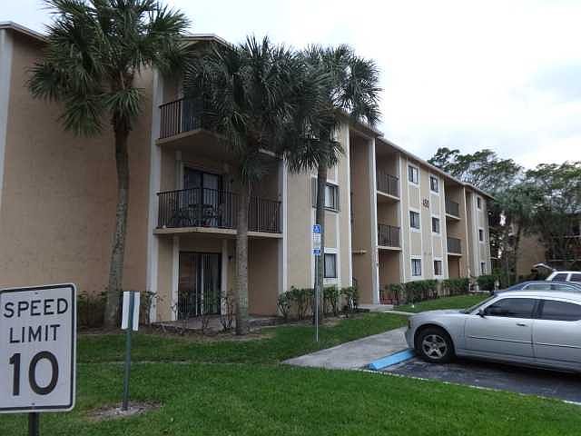1st image of 450 Palm Cir W APT 308